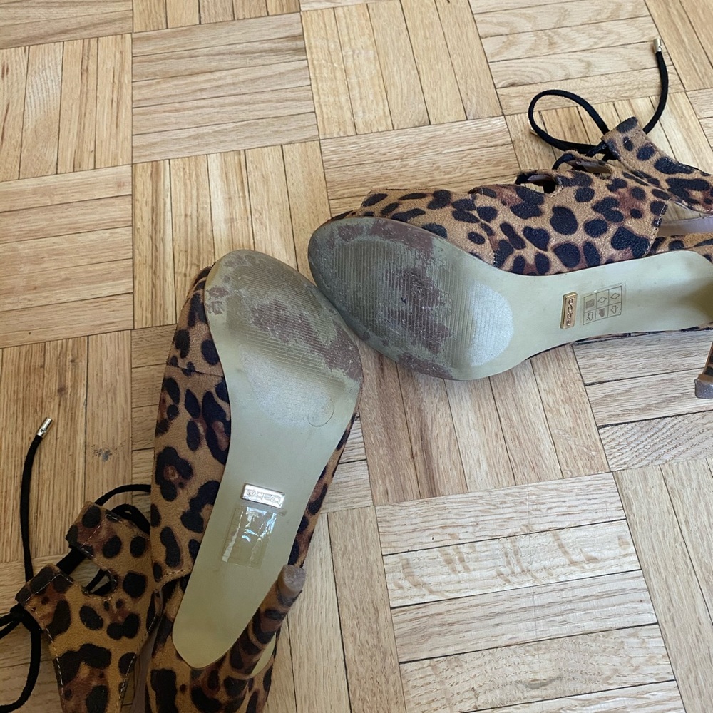 Bebe leopard heels - Picture 2 of 3